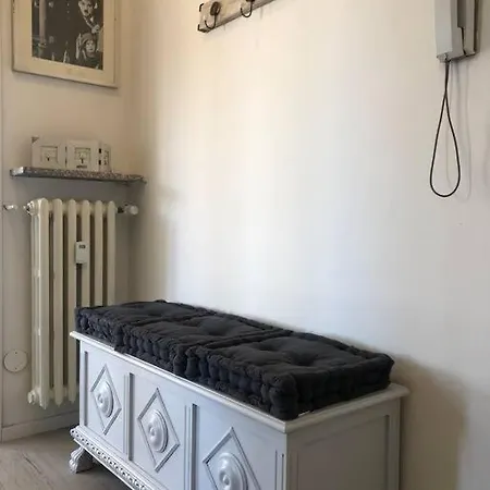 Holly's House *